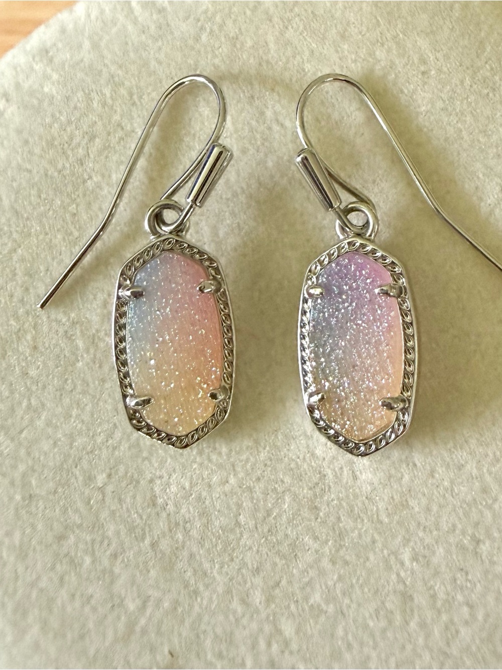 Brand New!! 🔥🌈 Kendra Scott Lee Drop Silver and Watercolor Druzy Stones
